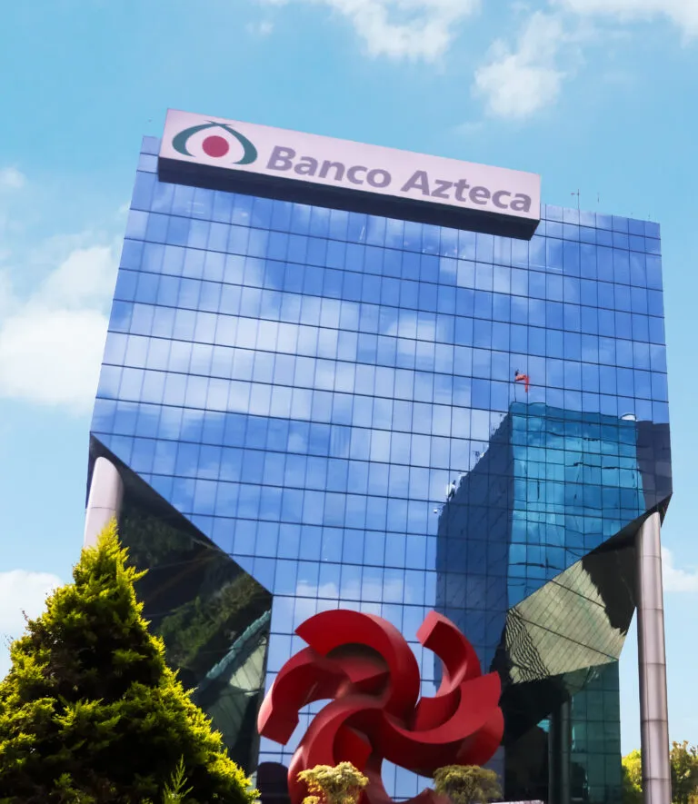 Banco Azteca y Grupo Salinas fortalecen comercio tras acuerdos tributarios