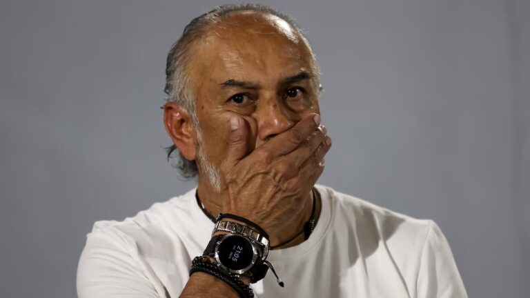 cruz femenil